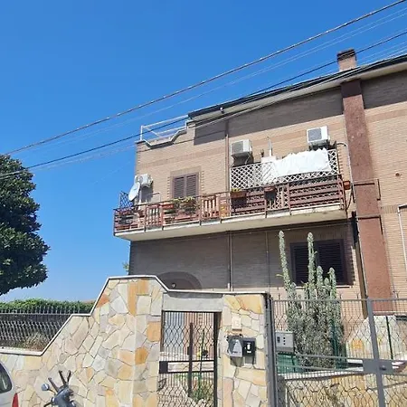 Appartamento con giardino Roma-2