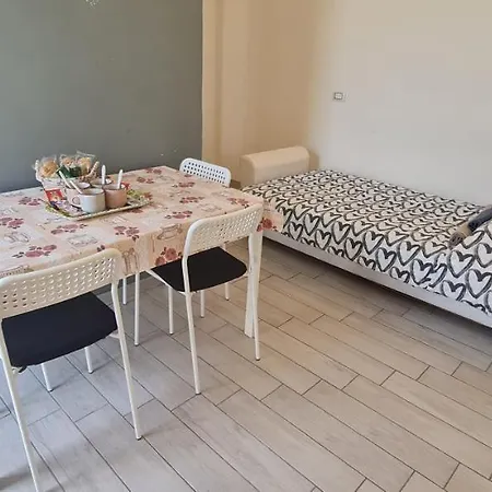 Appartamento con giardino Roma-3